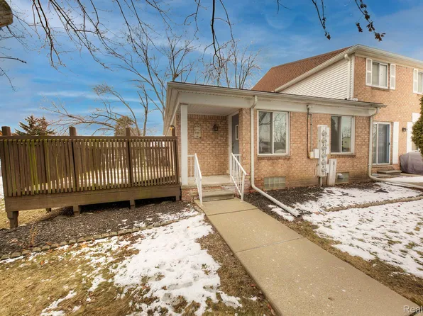 27209 Winchester St, Trenton, MI 48183