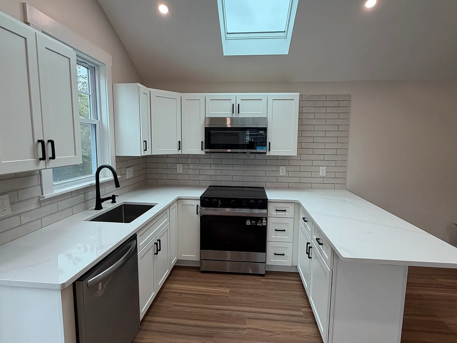 2 bed, $2,700 — Photo 2