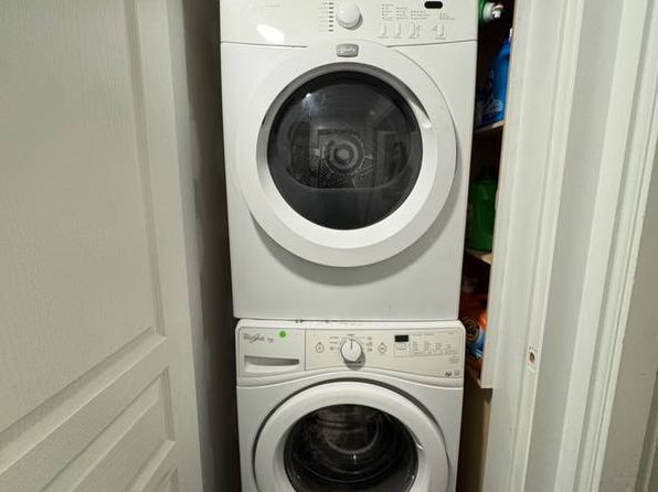 2 bedroom rental in Burnaby — photo 13