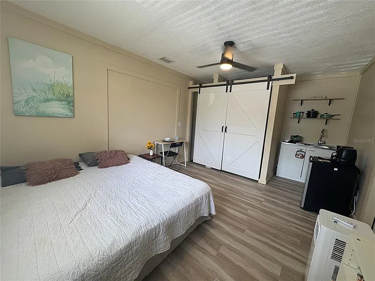 14413B Hertha Ave — Photo 2