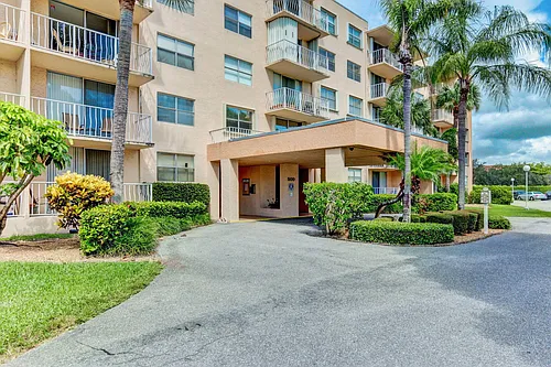 500 Executive Center Dr Photo 1