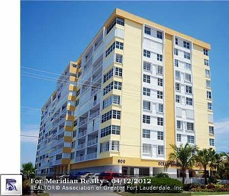 1st image of 800 SE 20th Ave APT 302