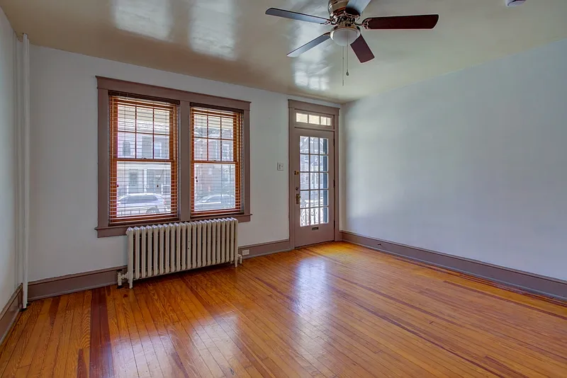 3 bed, 1.5 bath, 1280 sqft, $2,000 — Photo 4