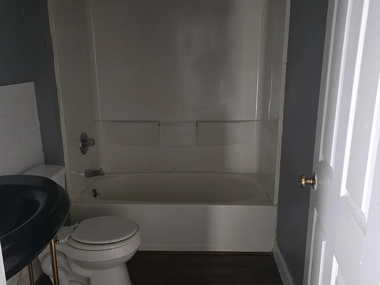 704 E Lasalle St — Photo 5