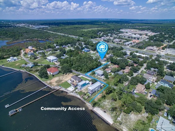 12 Salem Ave #B, Navarre, FL 32566