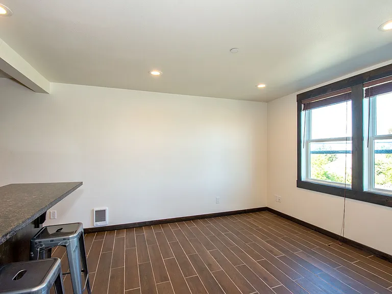 5811 N 51st St #2 — Photo 8