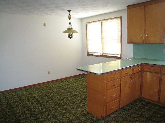 3rd image of 150 Steele Ave