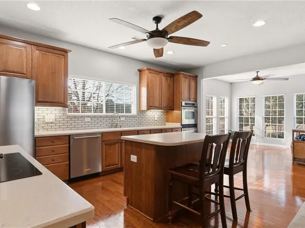 105 Creeks Edge Ct, Clemmons, NC 27012