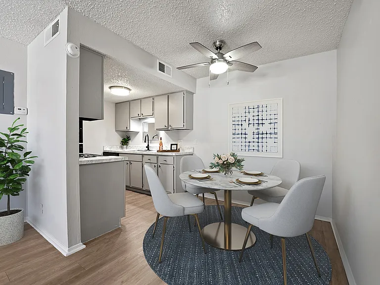 Olivo Square Apartments — Photo 16