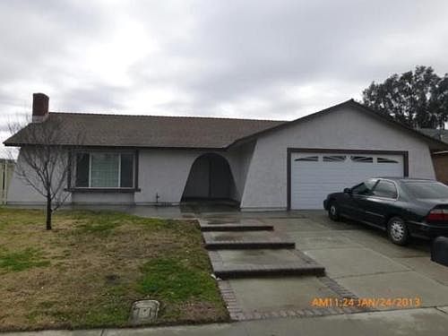 3rd image of 24579 Brodiaea Ave