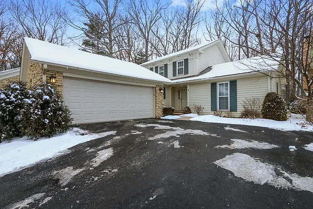 4 Court Of Fox River Valley photo 1