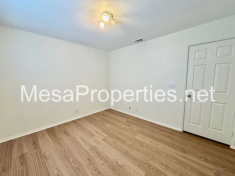 21172 Cabernet Ln — Photo 9