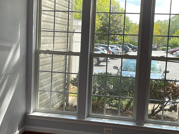 3rd image of 212 Fallsgrove Blvd #9