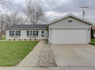 105 W Kyle St, Ogden, IL 61859