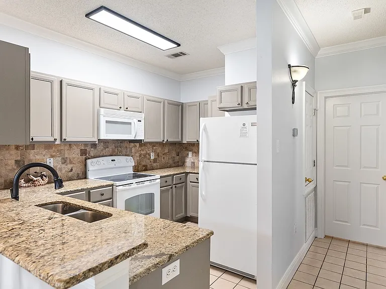 4464 Highland Rd #503 — Photo 3