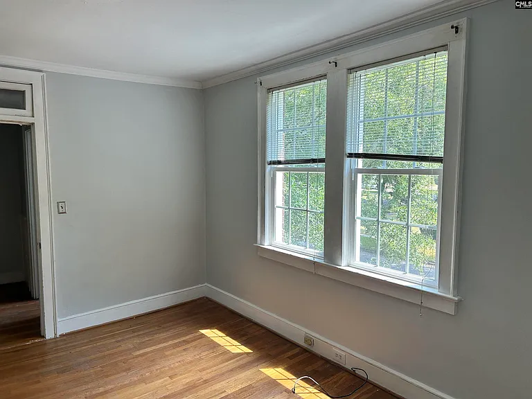 303 King St — Photo 8