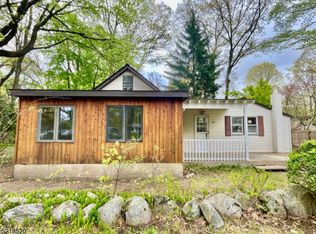 39 Reservoir Rd, Lake Hopatcong, NJ 07849