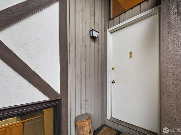3rd image of 323 SW 112th Street #102