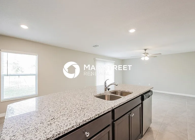 1662 Redfin Dr — Photo 10