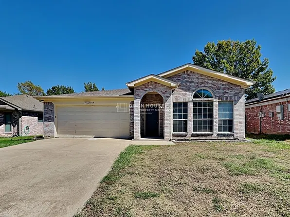 7904 Gardengate Ln, Fort Worth, TX 76137