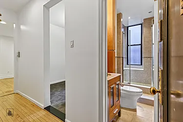 Rented by Barkoff Residential 