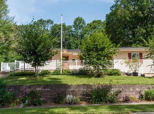 808 Bardon Ct, Cheshire, CT 06410