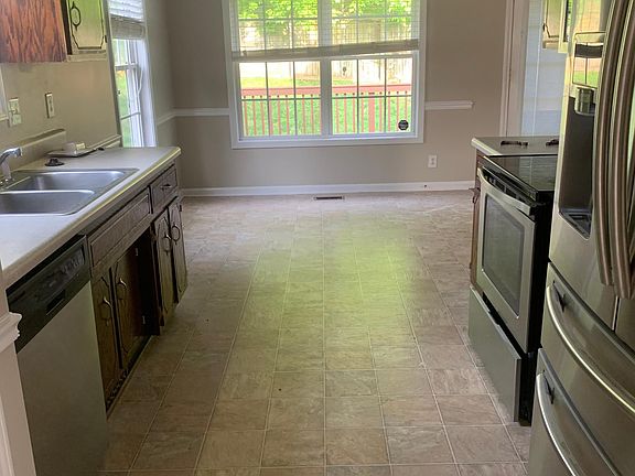 4th image of 991 Hedge Apple Dr