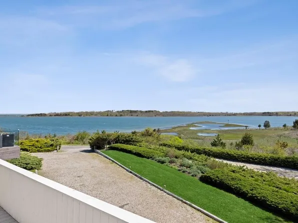 84 Inlet Road E, Southampton, NY 11968