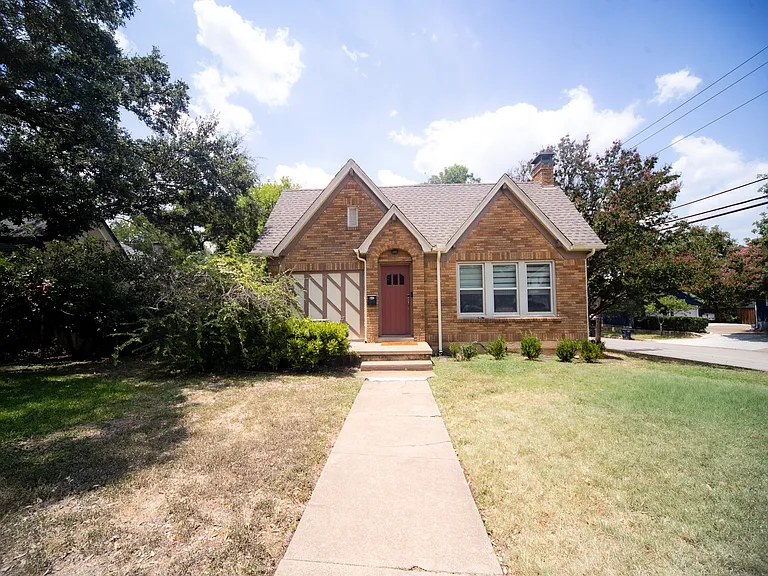 2600 Shirley Ave — Photo 1
