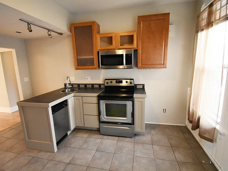 2537 W River Dr — Photo 5