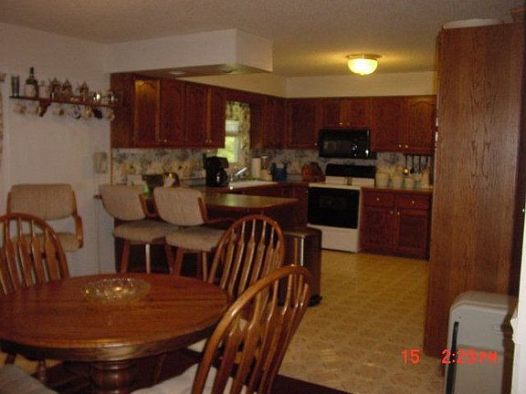 5th image of 135 Carlisle Dr