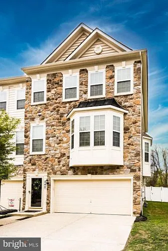 245 Mohegan Dr photo 1