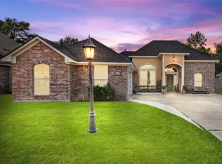 9040 Cottage Ridge Dr, Shreveport, LA 71106