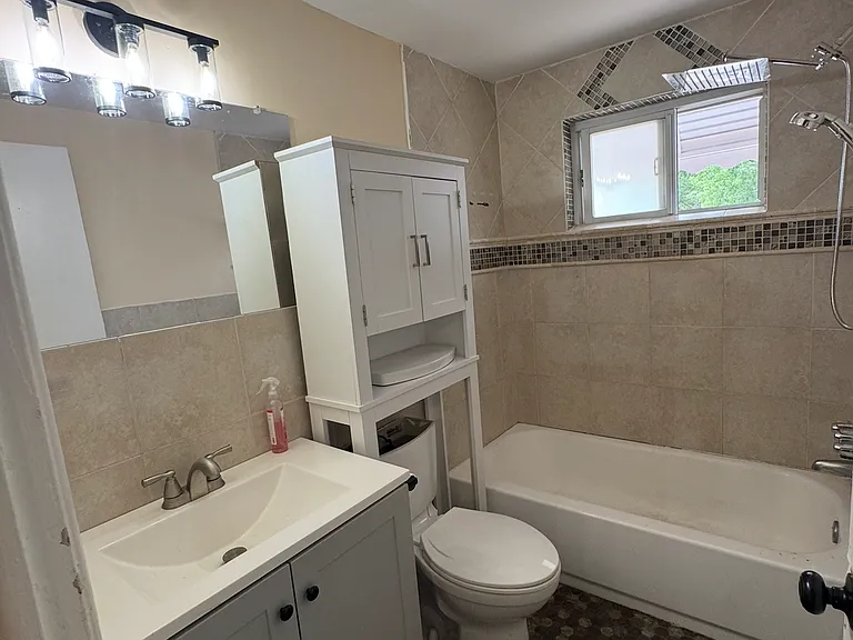 6015 Glenway Dr #B — Photo 5