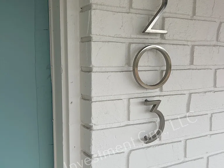 609 S Central Ave #203 — Photo 8