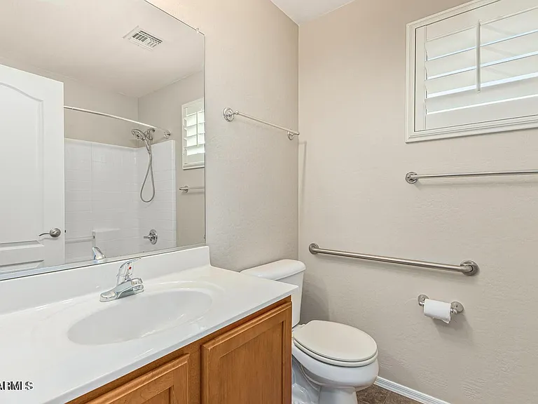 410 E Kent Ave — Photo 16