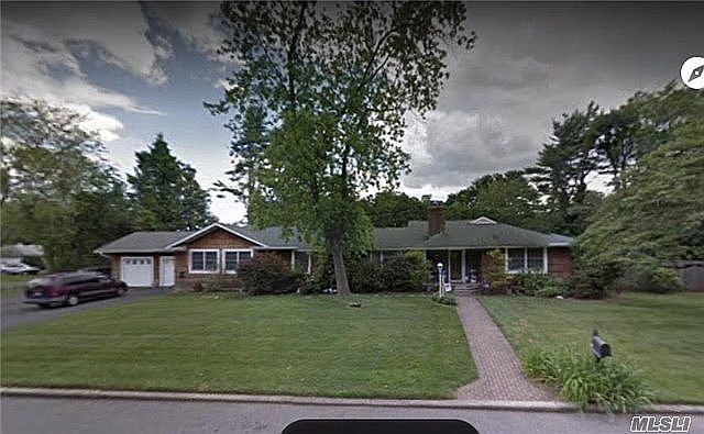 1st image of 4 Cambridge Dr