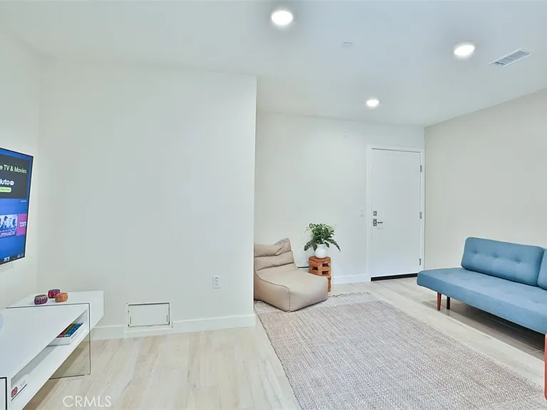 1529 Doheny Way — Photo 35