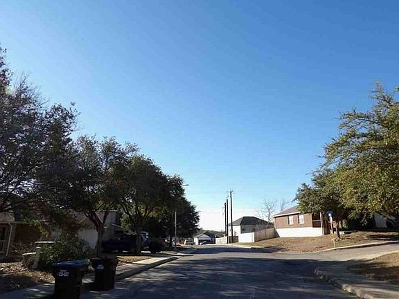 Exterior Neighborhood (street photo)