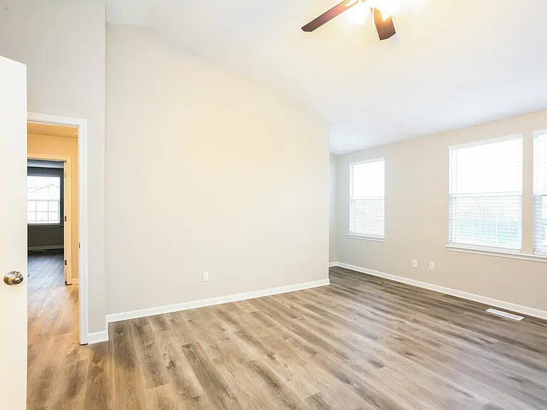 147 Fountain Dr — Photo 10