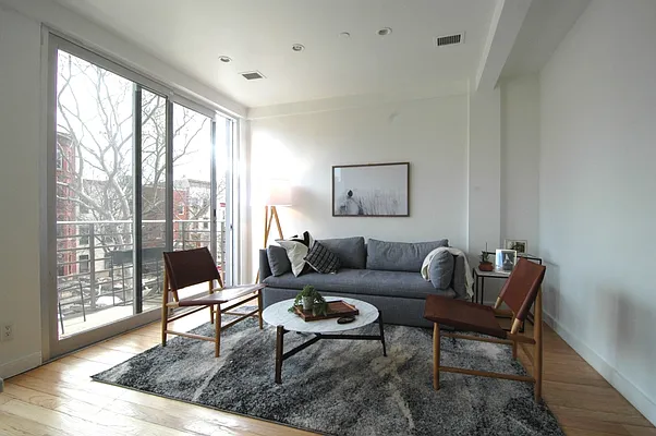 Rented by MNS | media 33