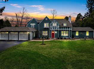 9318 N Lake Dr, Bayside, WI 53217