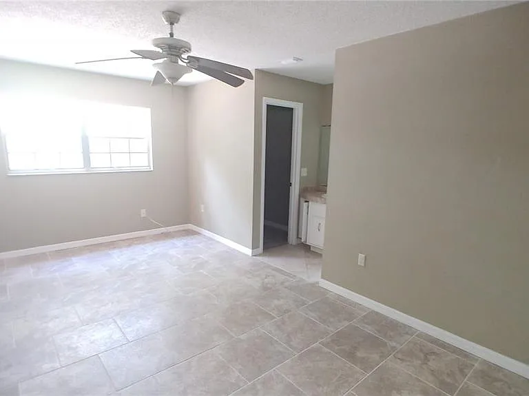 5725 SE 3rd Pl — Photo 7