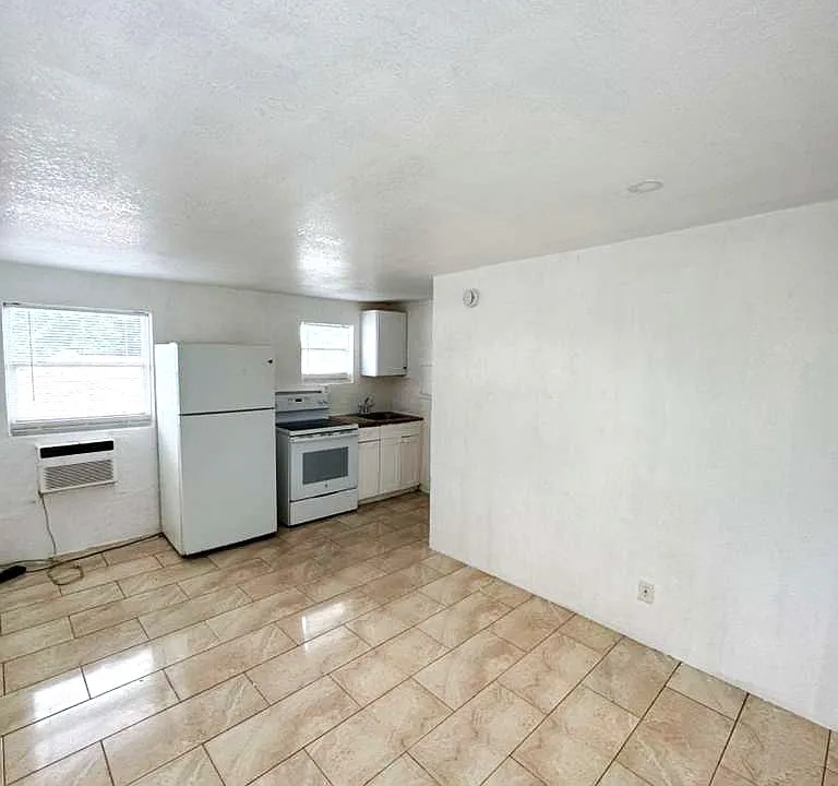 485 SW 4th Ave #11