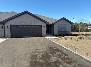 8422 Shell Dr, Saint John, IN 46373