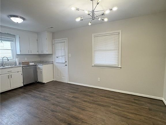 4th image of 3022 Fielding Rd