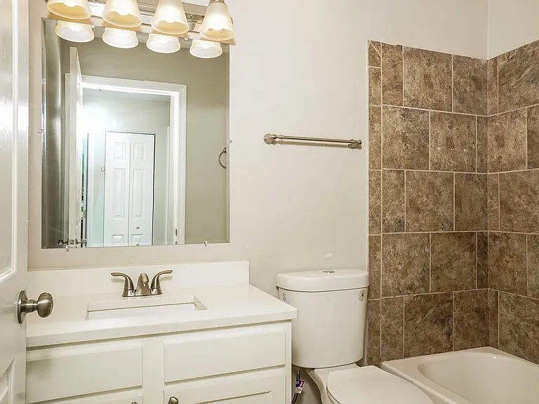 5362 Trekell St — Photo 14