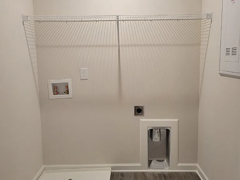 633 Exmoor Dr — Photo 22