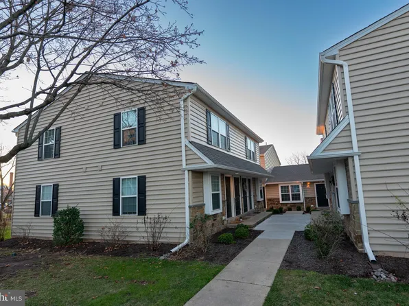 217 W Broad St #13, Telford, PA 18969