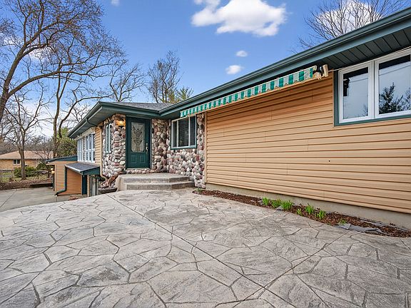 3rd image of 38W042 Silver Glen Rd